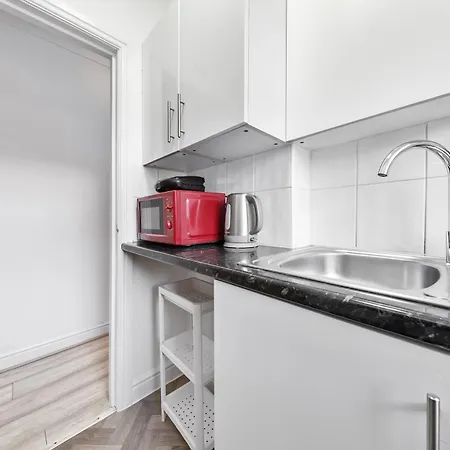 Green Hype - 10 Mins To Stadium - Sleeps 8 London Exterior photo