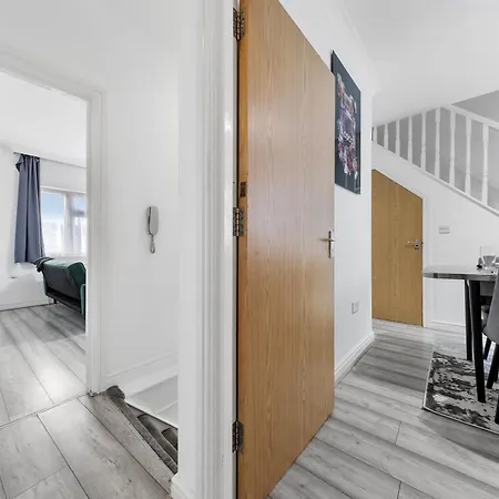 Green Hype - 10 Mins To Stadium - Sleeps 8 London Exterior photo