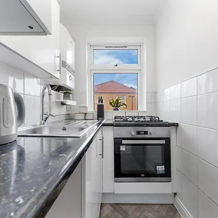 Green Hype - 10 Mins To Stadium - Sleeps 8 London Exterior photo