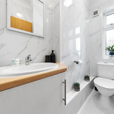 Green Hype - 10 Mins To Stadium - Sleeps 8 London Exterior photo