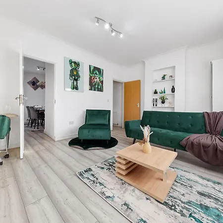 Green Hype - 10 Mins To Stadium - Sleeps 8 London Exterior photo