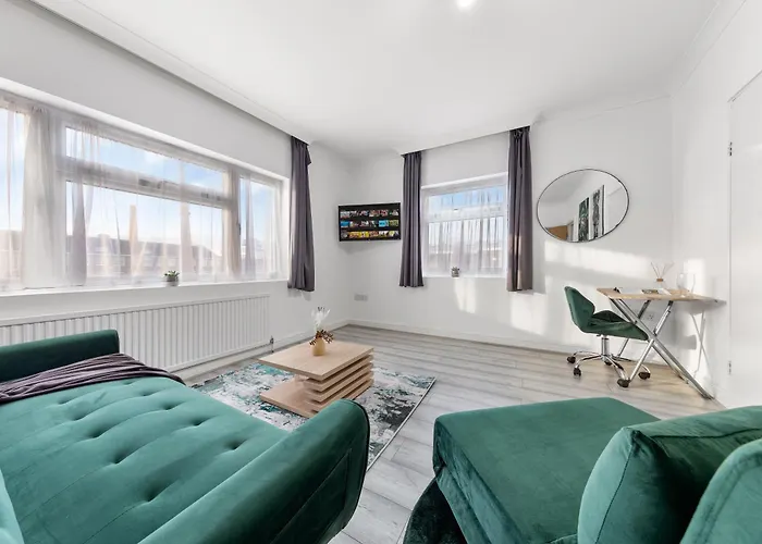 Green Hype - 10 Mins To Stadium - Sleeps 8